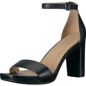 Naturalizer black leather strappy heels 7.5